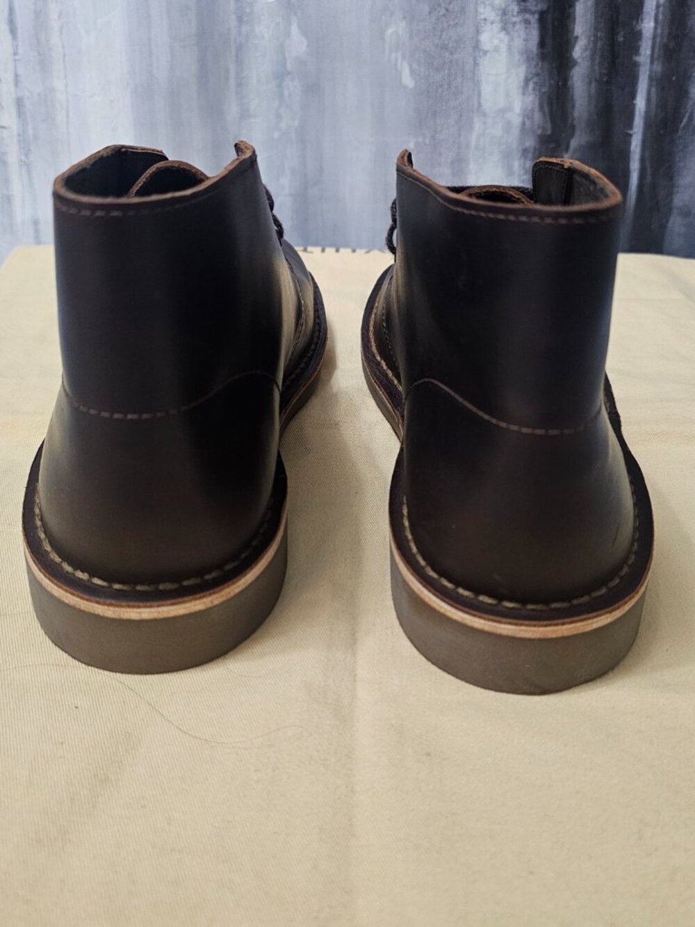 Clarks Men's Brown Leather Chukka Boots – Size 9 NEW - Picture 5 of 7